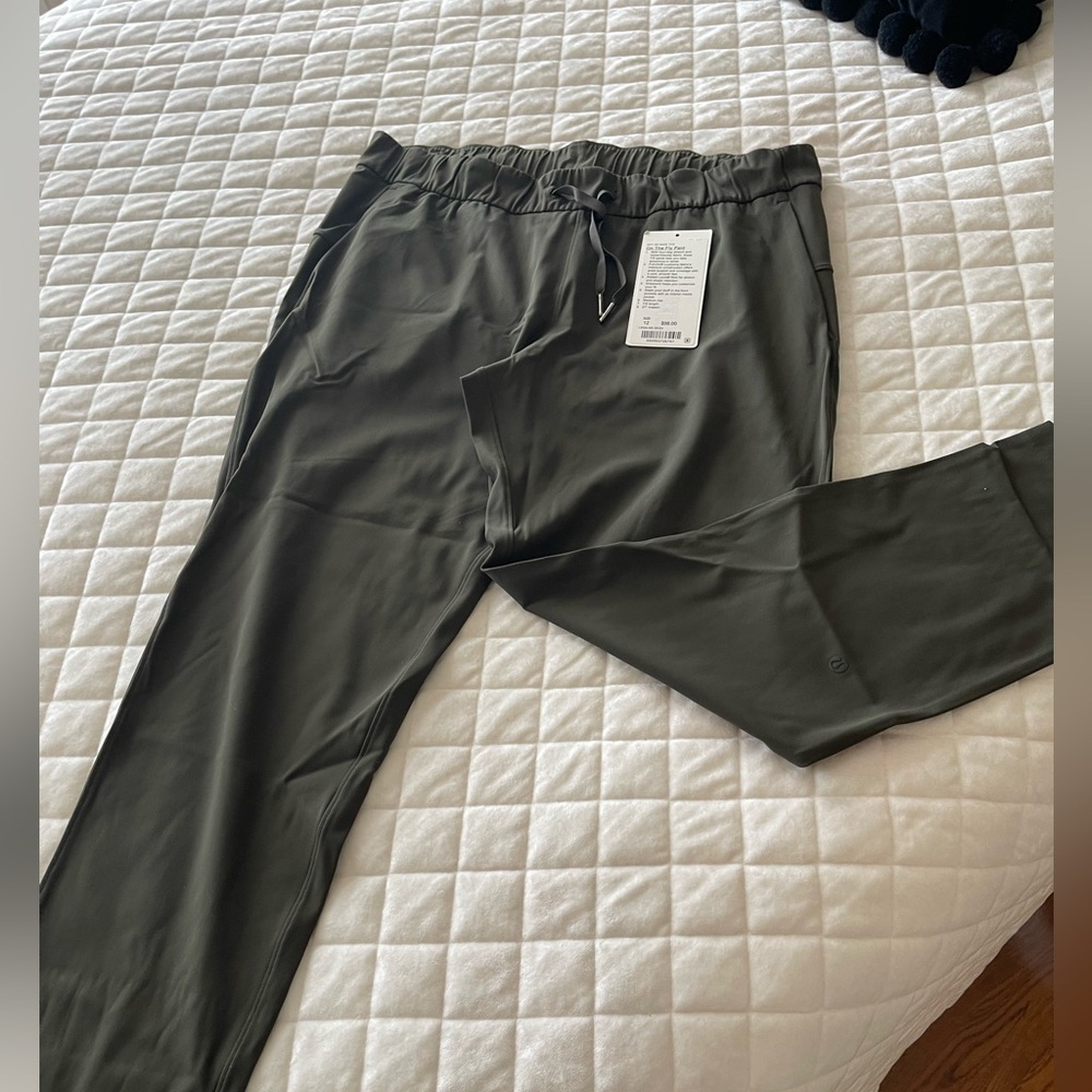 Lululemon On The Fly pant